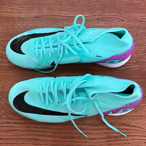 Women’s Size 8.5 Nike Mercurial Vapor 15 Academy Court Low-Top Soccer Shoes - Picture 5 of 6